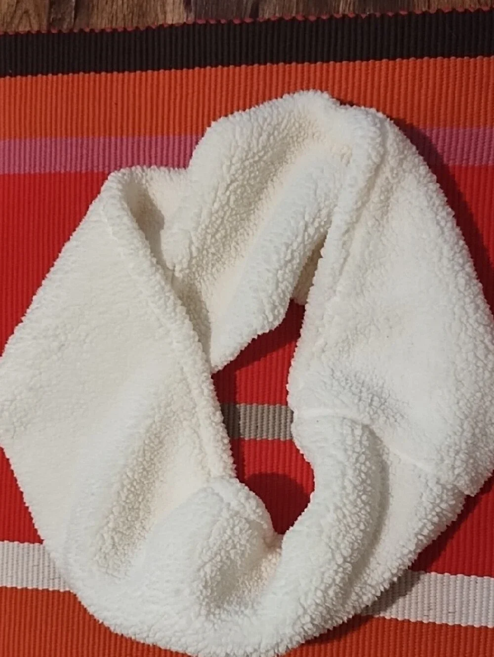 a.n.a Plush Faux Fur Infinity Scarf in Off-White EUC OSFM.